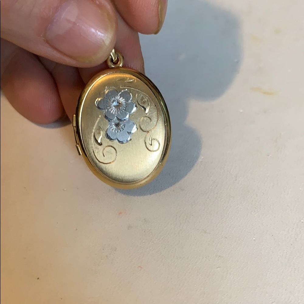 Gold filled vintage locket
